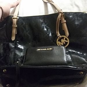 Michael Kors jet set with matching wallet